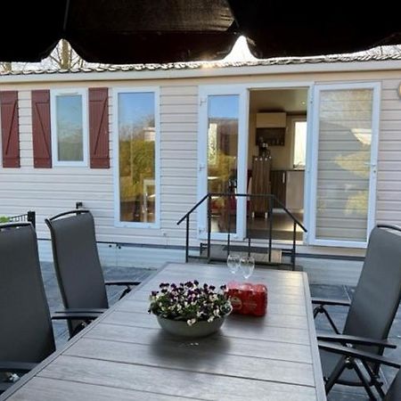 Chalet Kajuit 418 Op 5 Sterren Camping Bergumermeer Hotel Suameer Kültér fotó