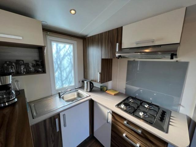 Chalet Kajuit 418 Op 5 Sterren Camping Bergumermeer Hotel Suameer Kültér fotó
