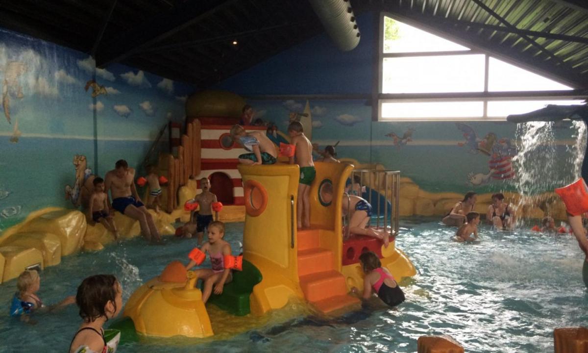 Chalet Kajuit 418 Op 5 Sterren Camping Bergumermeer Hotel Suameer Kültér fotó