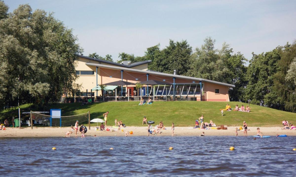 Chalet Kajuit 418 Op 5 Sterren Camping Bergumermeer Hotel Suameer Kültér fotó